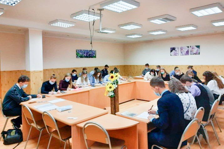 Завершился цикл онлайн-занятий для учащихся новгородской Гимназии «Исток» 