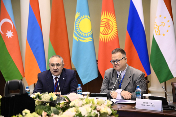 Сотрудники ФИПС рассказали об интеллектуальных правах на международном конгрессе...